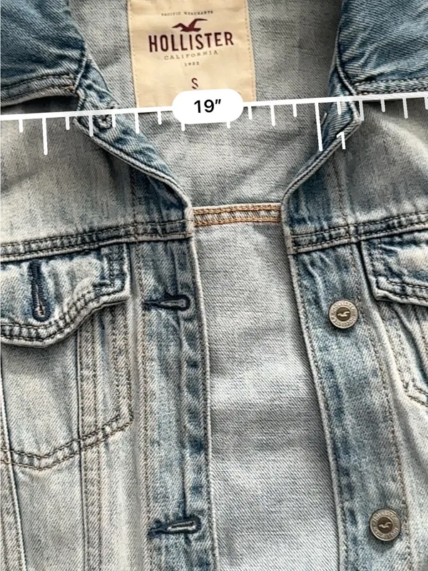 Hollister Light Blue Washed Denim Jacket with Faded Finish - Image 4