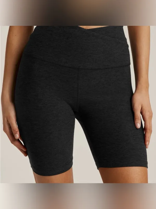 Beyond Yoga At Your Leisure High-Rise Biker Shorts V-Waist Space Dye Black Small - Image 5