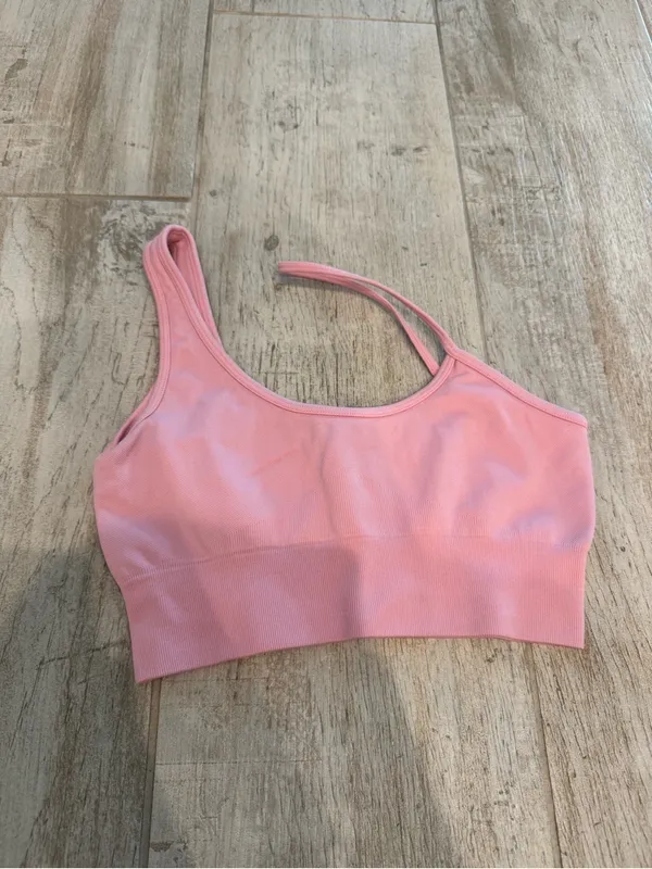 Bo + Tee Seamless Asymmetrical Bubble Gum Pink Sports Bra Size Small - Image 2