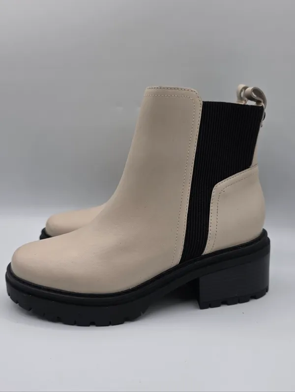 Naturalizer Jadyn Porcelain Leather Chelsea Boots Booties Lug Sole Chunky Size 7 - Image 7