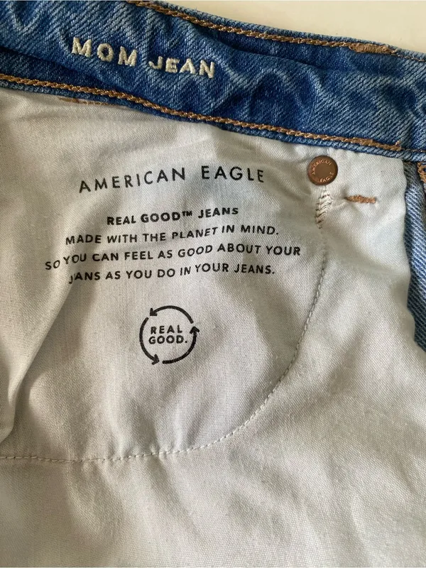 American Eagle Outfitters Mom Jeans - Image 4