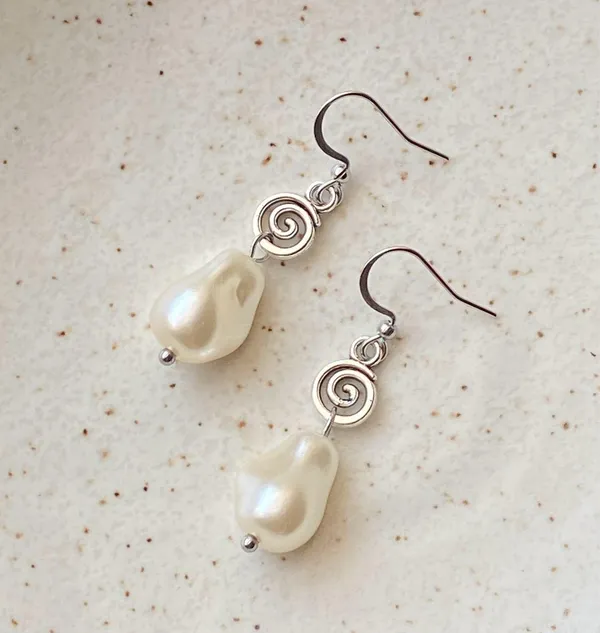 Handmade cute funky fairy style baroque pearl & spiral dangle earrings🩵 - Image 7