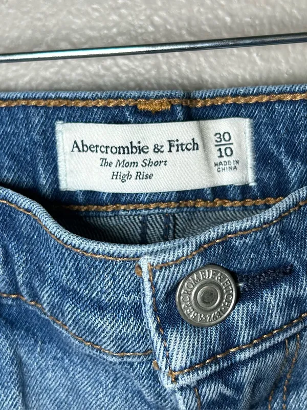 Abercrombie & Fitch The Mom High Rise Denim Shorts Women’s Size 30 / 10 - Image 6