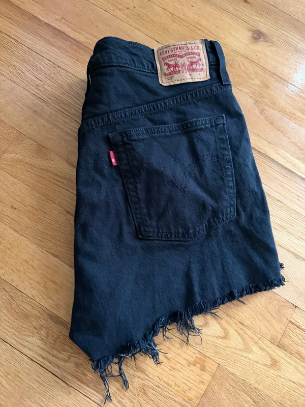 Levi’s Shorts - Image 2