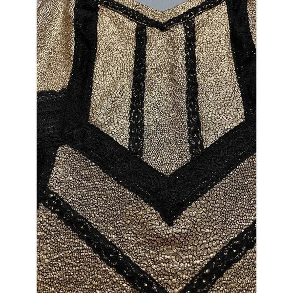 BKE Boutique tank top gold w/ black trim Small - Image 3