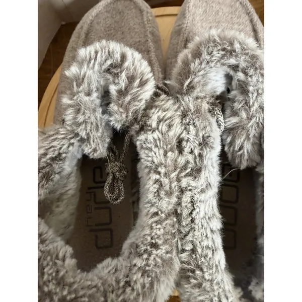 Hey Dude Britt Sz 9/40 Women's Nut Beige Faux Fur Lined‎ Booties w/Laces & Snaps - Image 8