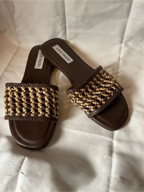 Steve Madden Brown and Tan Woven Slide Sandals size 7.5 - Image 2