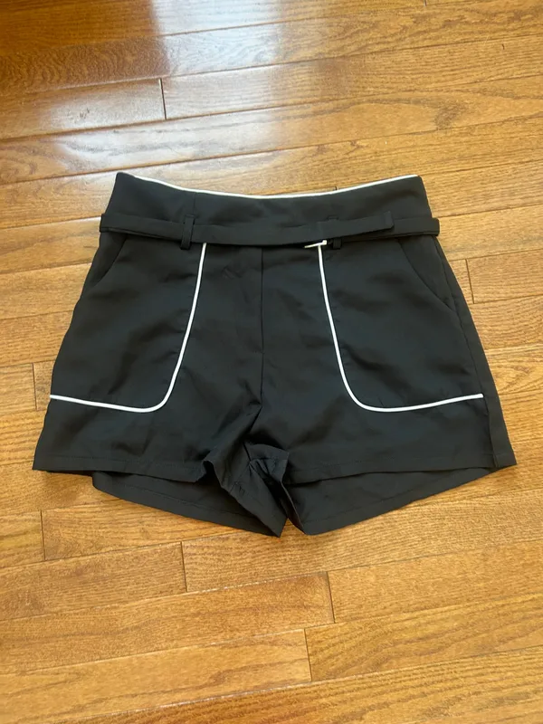 SheIn Shorts size large - Image 2