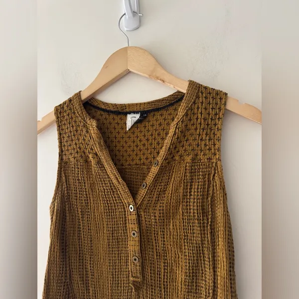 Anthropologie Akemi + Kin Sleeveless‎ Patterned Boho Brown Blouse - Image 3