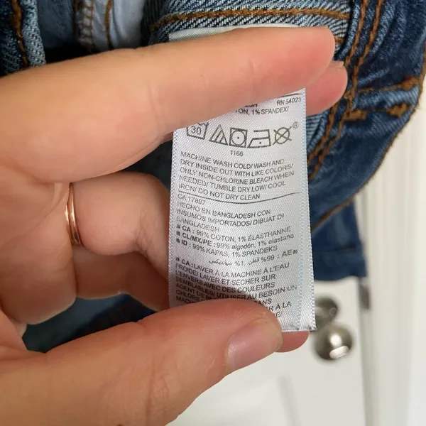 NWOT | Old Navy women’s denim jacket — small‎ - Image 5