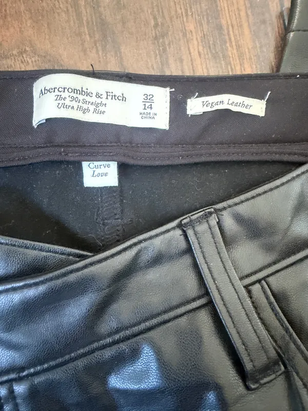 Abercrombie the 90s Straight Ultra High-Rise Black Crossover Leather Pants - Image 5