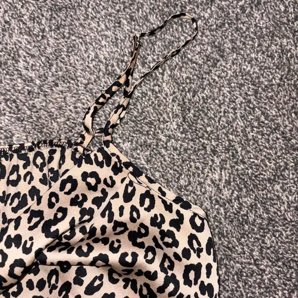 Forever 21 leopard print crop top in a M - Image 5