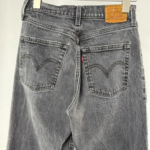 Levi’s Ribcage Straight‎ Ankle Jeans in Well Worn Black Size 26 - Image 6