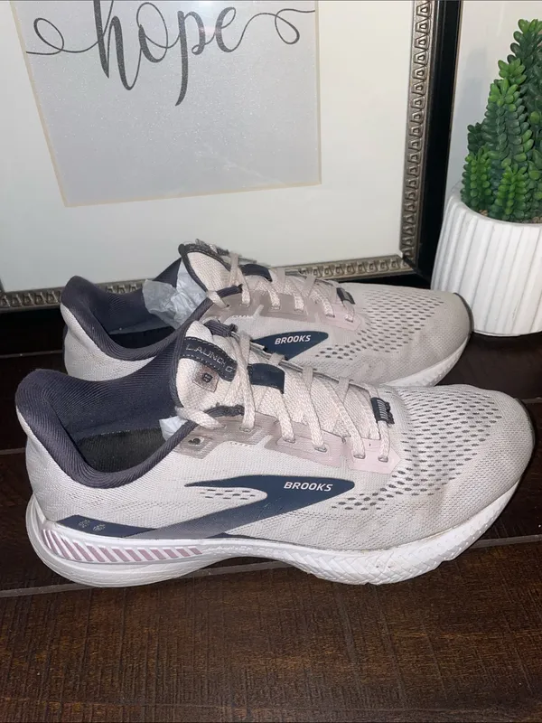 Brooks Launch GTS 8 Women's Running Sneakers Gray & Pink Size 9 - Image 10