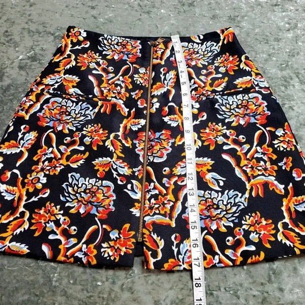 Zara‎ Floral Print Front Zipper Mini Skirt - Image 2