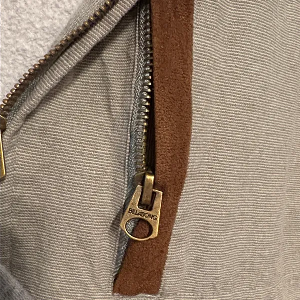 Billabong Gray and Olive Hoodie Women’s Workwear Medium - Image 5