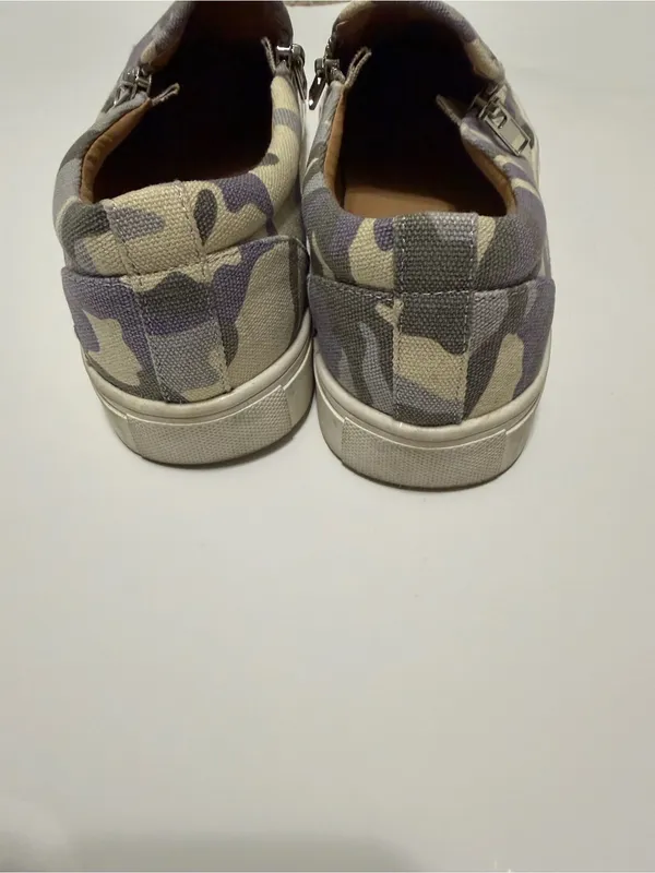 Dolce Vita Camouflage Slip-On zip side Sneakers Purple Gray women’s Size 7 camo - Image 4