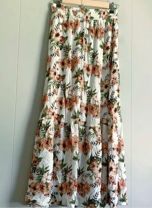 Mi Ami by Francesca’s Hibiscus Printed Maxi Skirt M - Image 2
