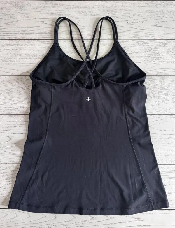 Lululemon black tank top size 8 excellent pre owned condition - Image 5