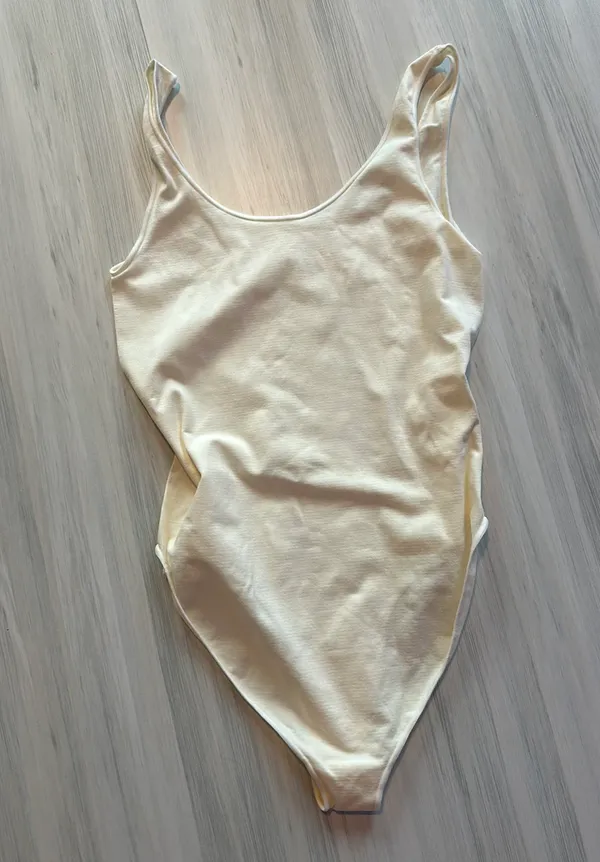 SKIMS Bodysuit - Image 3