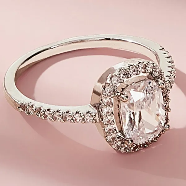 Halo shaped stone Bling silver ring - Image 2