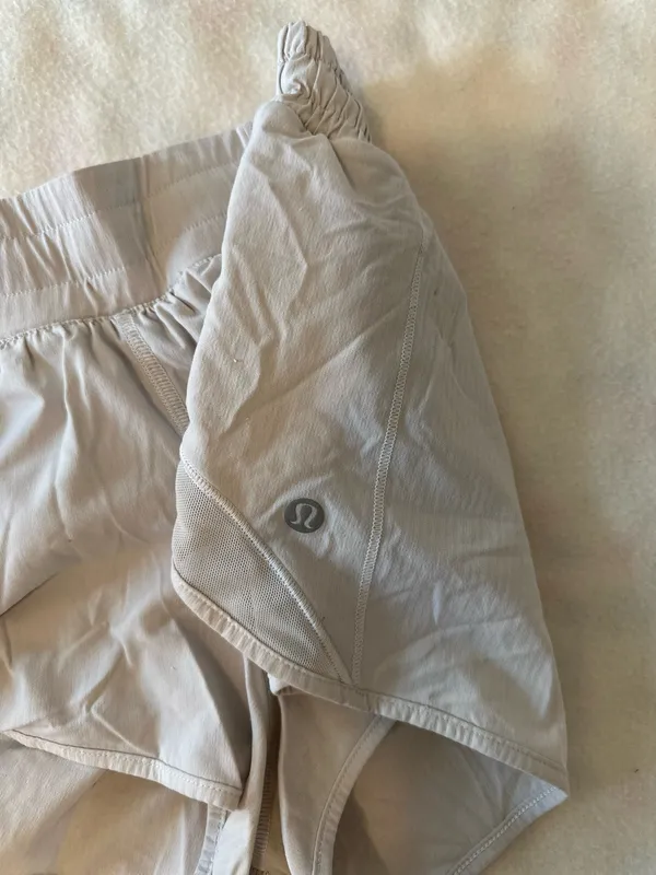 Lululemon Hot Hot Shorts - Image 3