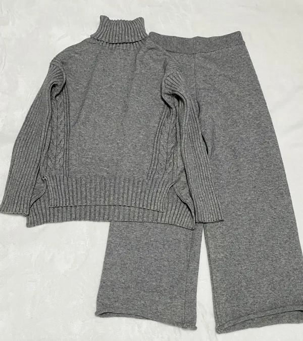 Amazon Gray Knit Turtleneck Sweater & Pants set - Image 2