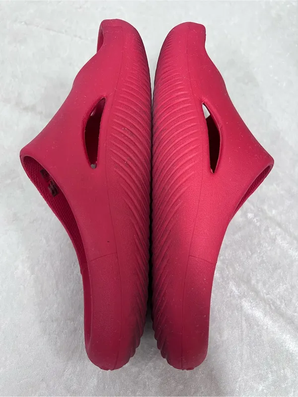 Crocs Recovery Slides Red unisex women’s 6 sandals - Image 5