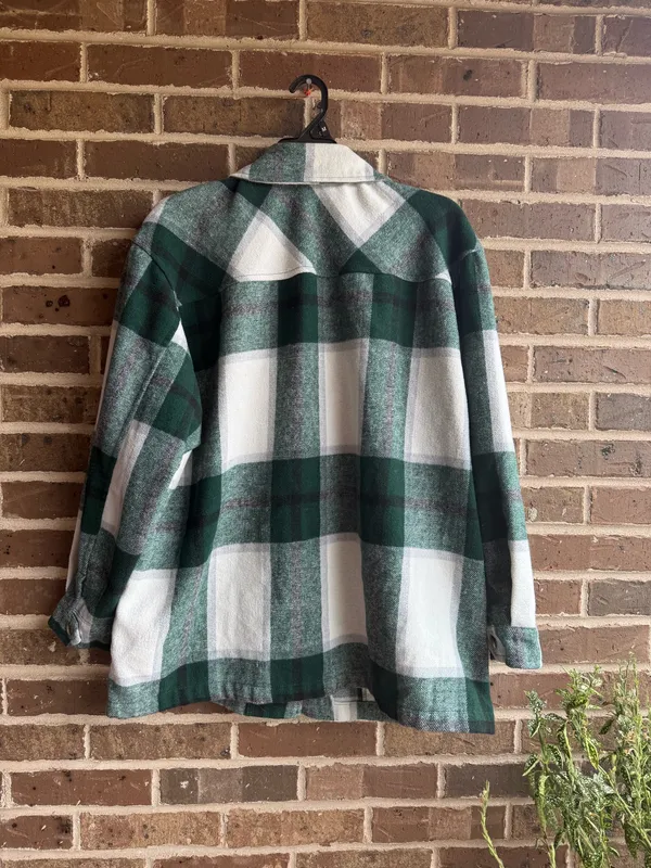 Green and white flannel jacket Philadelphia eagles - Image 4