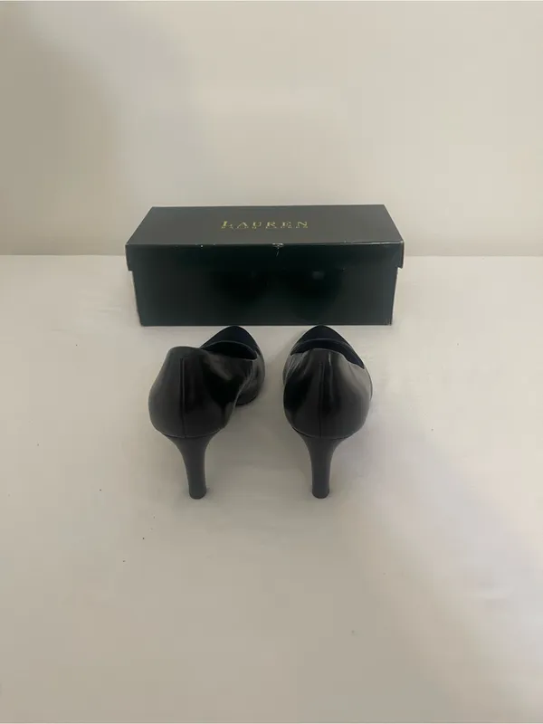 Lauren Ralph Lauren Black Leather Pointed Toe Heels - Image 2