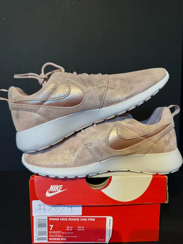 Nike Women’s Nine Roshie One PRM - Image 2