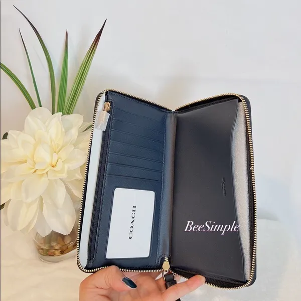 NWT Coach Dempsey Large Phone Wallet With Garden Plaid Print And Coach Patch‎ - Image 4