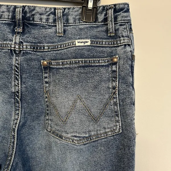 Wrangler Distressed Acid Wash Raw Hem Blue Jeans Pants Women's 30 Cotton Blend‎ - Image 4