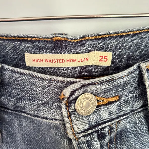 Levis high waisted mom jeans - Image 3