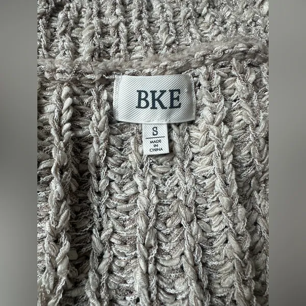 BKE knit oversized, cropped cardigan sweater. Size S, frayed hem, neutral colors - Image 2