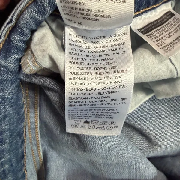 Levi’s 711 Mid Rise Skinny Jeans Size 31. Inseam 29in - Image 6