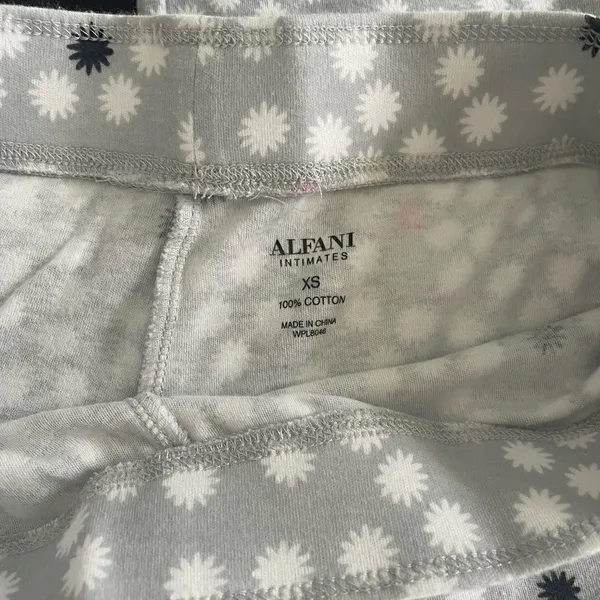 Free with purchase ❤️Alfani” pants - Image 2