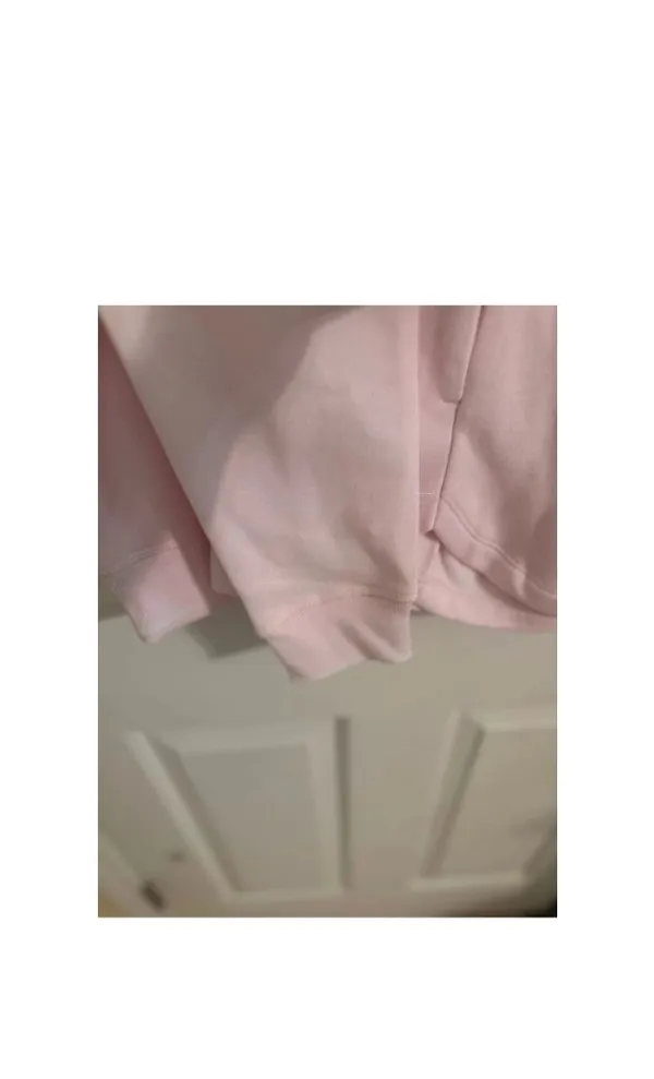 NWT Reebok Women's Crewneck 2-piece Short Set Frosted Berry Pink Sz M $95 - Image 3