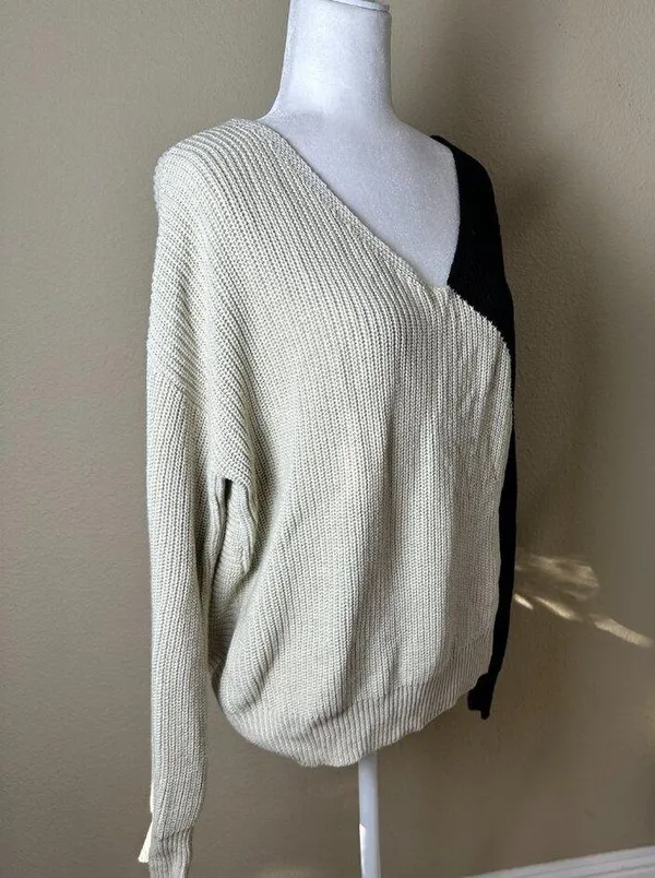 ELAN Two Tone Low Back Crossover V Neck Sweater Size Medium - Image 6