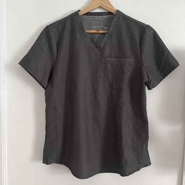 Fabletics Women's Method 2-Pocket Scrub set 
EUC - Image 4