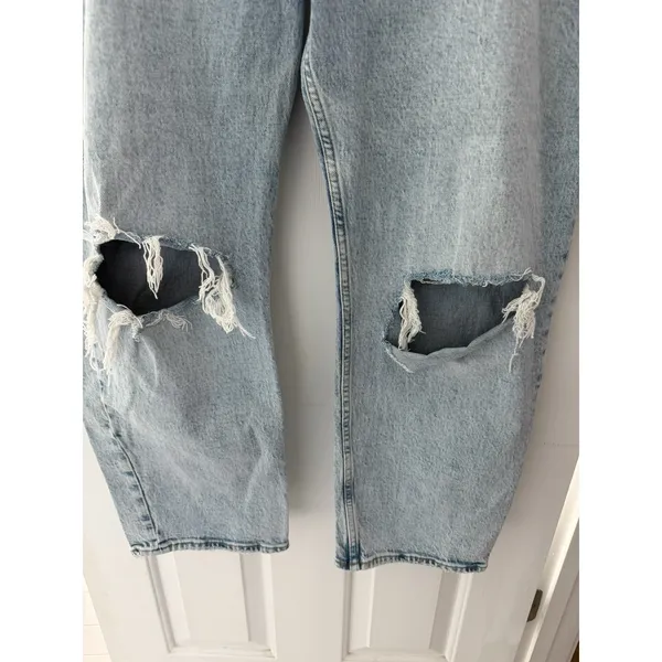 Abercrombie & Fitch High Rise Distressed Mom Jeans‎ Size 16 - Image 8