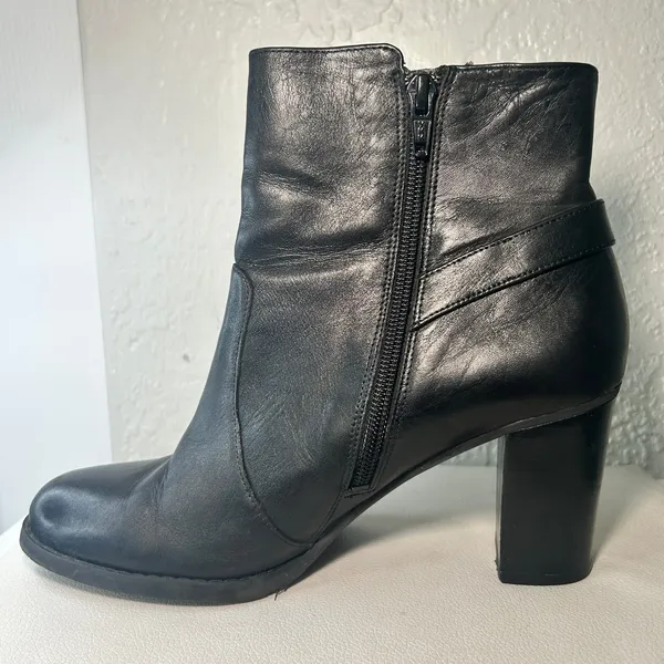 Lauren‎ Ralph Lauren Cabrey 7.5B Black Leather Ankle Boots Block Heel Zip Buckle - Image 2