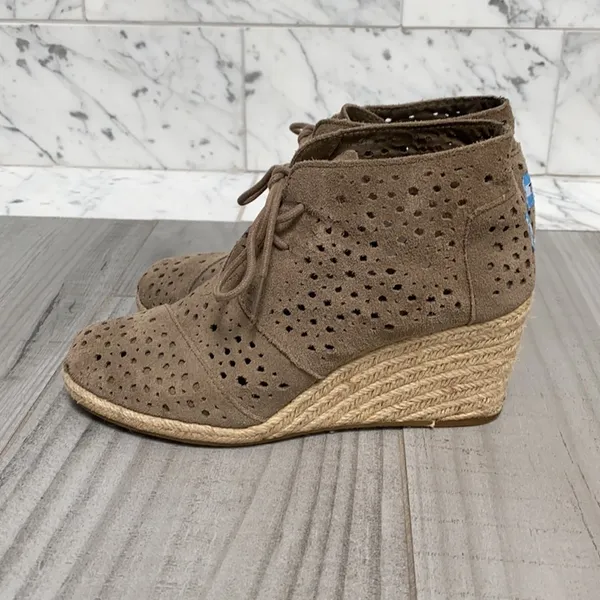 TOMS Moroccan Cutout Desert Rope Wedge Bootie Taupe Neutral 8 - Image 5