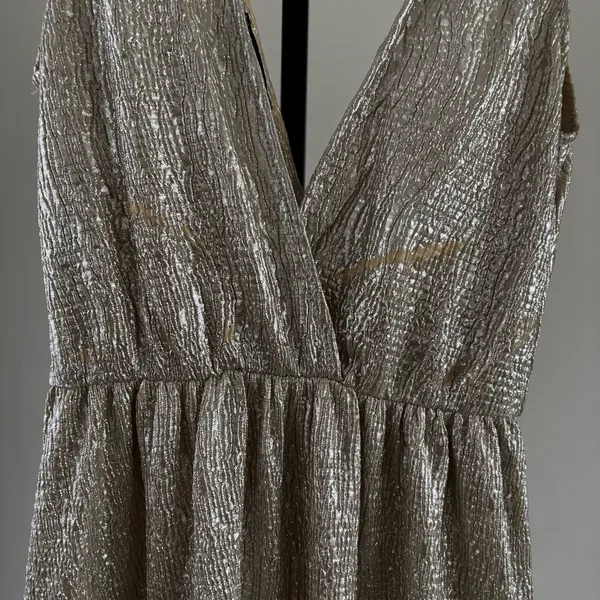 Lulus Metallic Gold Plunging V-Neck Sleeveless maxi Dress - Image 10