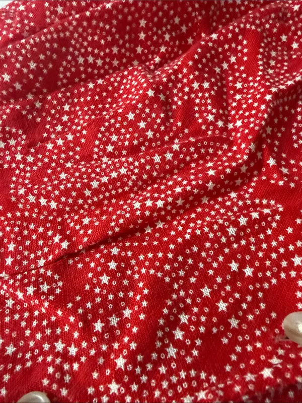 Universal Threads Red Star Pattern Button-Front V-Neck Short Sleeve Dress - Image 4