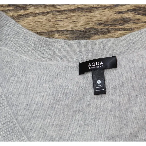 NWT Aqua Button Front Sweater Cashmere V-Neck Cardigan V10337 Light Gray XL - Image 10