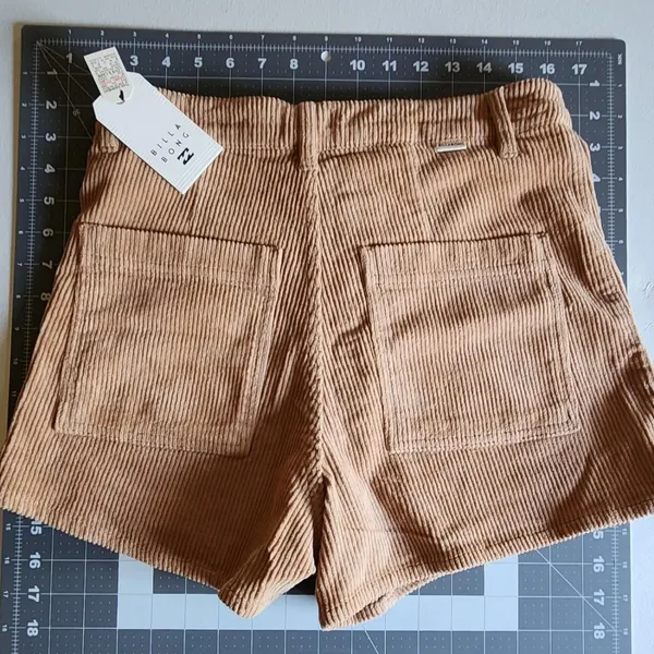 Billabong Women's Tan and Brown Shorts - Image 2