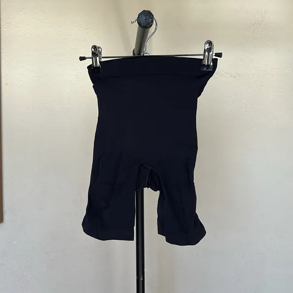 SKIMS Seamless Sculpt Mid Thigh Short in Onyx NWOB Size‎ S black - Image 6