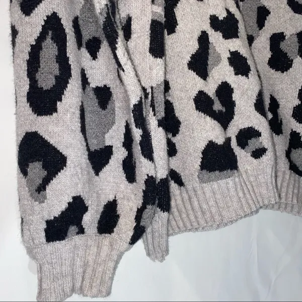 Umgee Entro Leopard Sweater Women’s Medium - Image 4