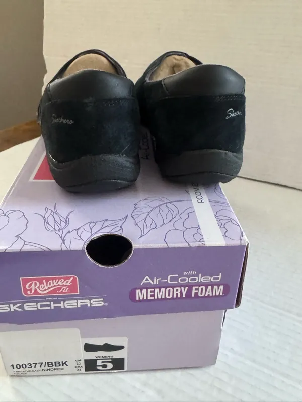 Skechers Breathe Easy Kindred Women’s Slip on suede Shoes Memory Foam black 5 - Image 3
